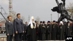 Президенты России и Украины на церемонии, посвященной памяти чернобыльской катастрофы