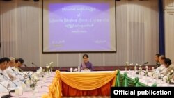  ပြည်ထောင်စု ငြိမ်းချမ်းရေးညီလာခံ ၂၁ ရာစုပင်လုံ အကြိုပြင်ဆင်ရေးကော်မတီ လုပ်ငန်းညှိနှိုင်းအစည်းအဝေး (Photo- Myanmar State Counsellor FB )