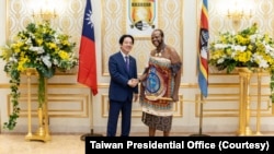 台湾总统赖清德在斯威士兰(史瓦帝尼)与国王姆斯瓦蒂三世(恩史瓦帝三世)握手。(2026年5月2日)