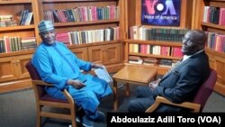 Dan takarar shugaban kasa Atiku Abubakar (Dama) Aliyu Mustapha Sokoto (Hagu) a lokacin da Atiku ya kawo ziyara Muryar Amurka. 01.18.19 VOA, Abdulaziz A. Toro