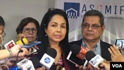 La crisis de los créditos se ha extendido a todos los sectores en Nicaragua, en la instantánea, Verónica Herrera, presidenta de la Cámara Nicaragüense de Instituciones de Microfinanzas. Foto: Daliana Ocaña/VOA.