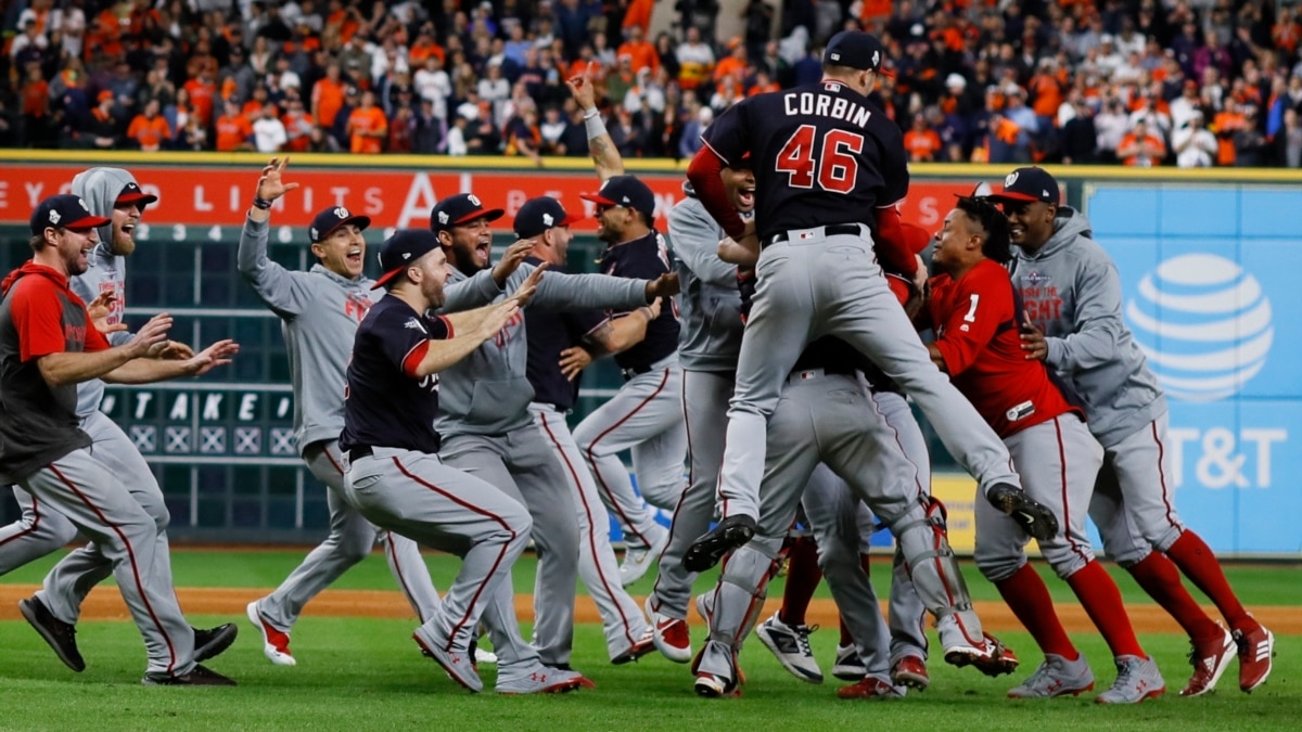 Howie Kendrick sparks Nationals' comeback over Astros to win first