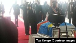 Le président congolais Joseph Kabila a décoré à titre posthume Papa Wemba dans la ville de Kinshasa en RDC.