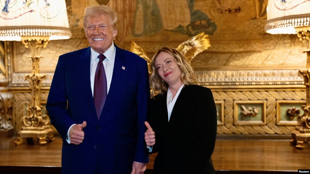 Novoizabrani američki predsjednik Donald Trump s italijanskom premijerkom Giorgiom Meloni u Mar-a-Lagu u Palm Beachu, Florida, 4. januara 2025. (Italijanska vlada/Handout preko Reutersa)