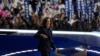 Kamala Harris resalta contraste con Trump al aceptar candidatura demócrata