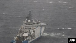 资料照片：芬兰边境警卫队提供的这张图片显示，2023年10月11日，芬兰边境警卫队的海上巡逻船Turva在芬兰湾受损的波罗的海连接管附近的海上巡逻。（法新社）