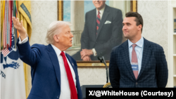 آرشیف - رئیس جمهور ترمپ و چارلی کرک