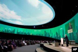 Sekjen PBB Antonio Guterres dalam sidang KTT Iklim PBB COP28 di Dubai, Uni Emirat Arab, Jumat, 1 Desember 2023. (AP/Joshua A. Bickel)