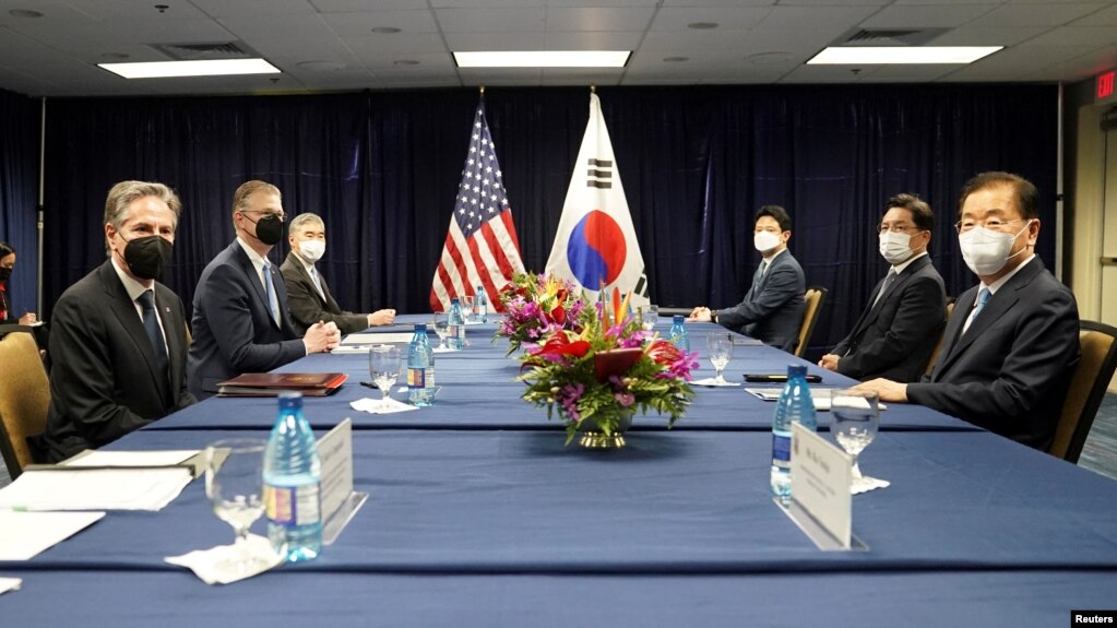 美国国务卿布林肯在夏威夷同韩国外交部长官郑义溶举行双边会谈。(photo:VOA)