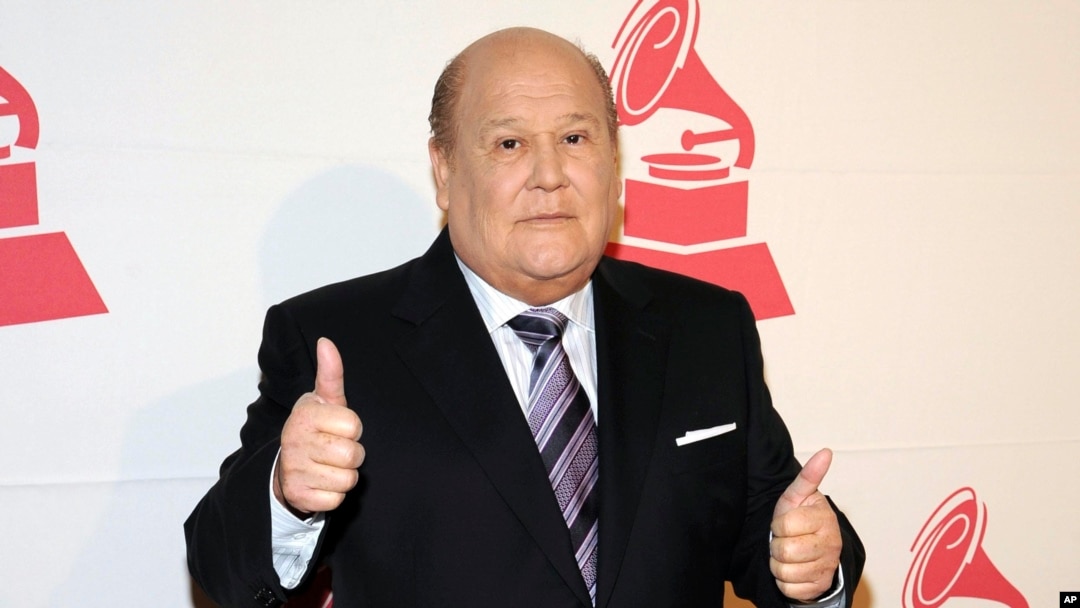 ARCHIVO - El homenajeado Leo Dan, un compositor argentino, asiste a los Premios a la Trayectoria de la Academia Latina de la Grabación 2012, el 14 de noviembre de 2012, en Las Vegas. AP,