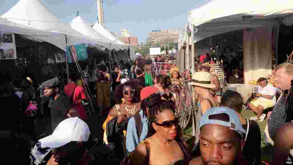 AFROPUNK: Shagalin Al'adun Zamani na Bakaken Fata a Birnin New York