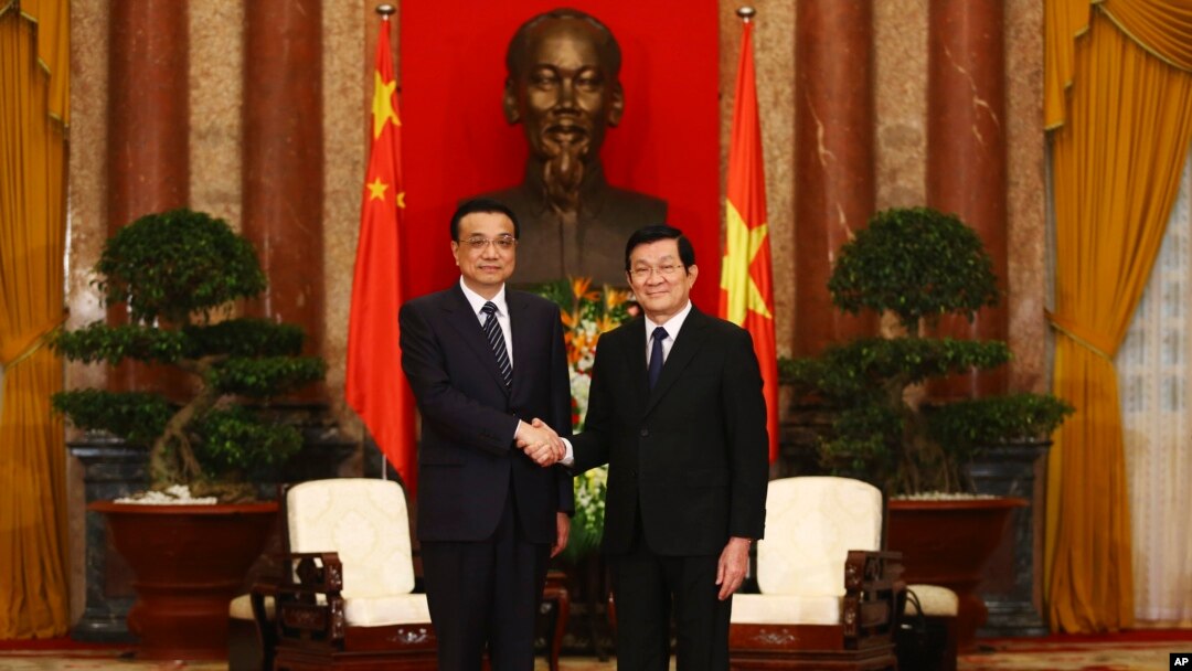 Thủ tướng Trung Quốc Lý Khắc Cường được Chủ tịch nước Việt Nam Trương Tấn Sang tiếp đón tại Hà Nội, ngày 14/10/2013.