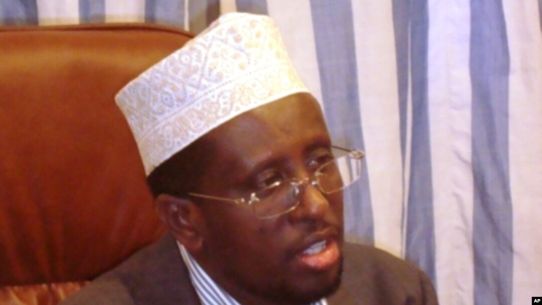 Madaxweyne Shariif oo Isbeddel ku Baaqay