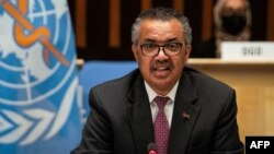 Direktur Jenderal WHO Tedros Adhanom Ghebreyesus berbicara di Jenewa, Swiss Senin (24/5). 