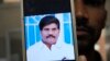 Foto Aziz Memon, reporter dan juru kamera di stasiun TV daerah di Hyderabad, provinsi Sindh, Pakistan, diperlihatkan oleh salah seorang rekannya dari layar ponselnya, Senin, 17 Februari 2020.