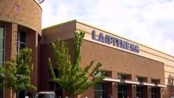 Автомобиль в бассейне