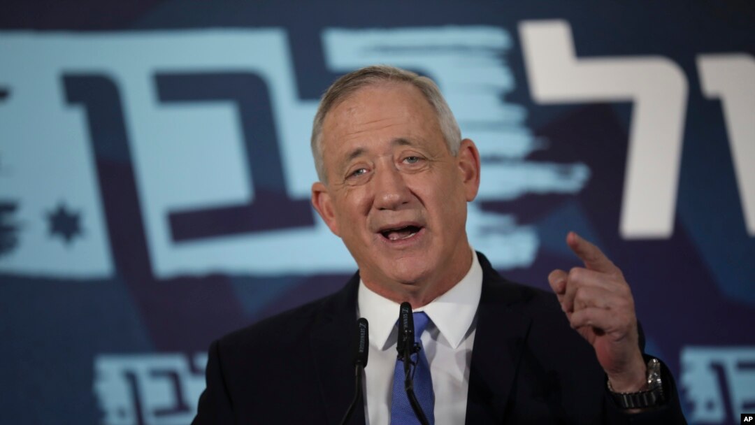 Umukuru w'umugambwe Blue and White, Benny Gantz mu kiganiro n'abamenyeshamakuru i Tel Aviv, Israel. Isanamu yafashwe kw'italiki 20/11/2019