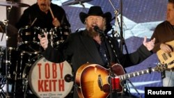 FILE - Toby Keith performs at the "Make America Great Again! Welcome Celebration" concert at the Lincoln Memorial in Washington, Jan. 19, 2017.