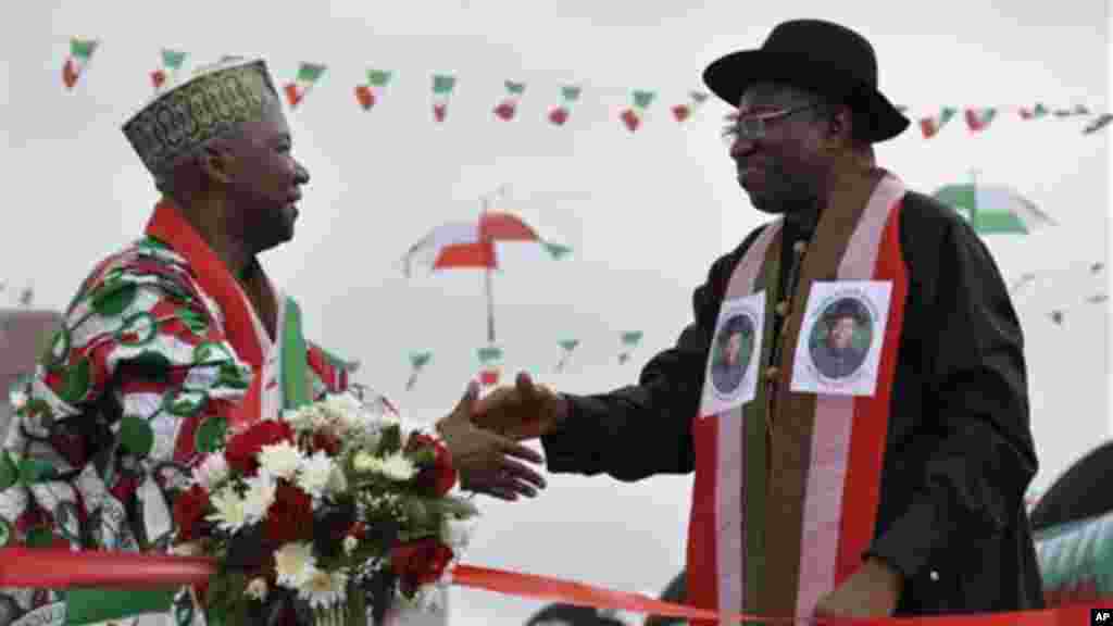 Shugaban Najeriya Goodluck Jonathan da Mataimakin Shugaban Namadi Sambo, 11 ga Nuwamba 2014.