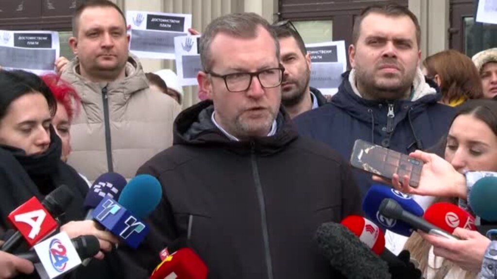 Протести до нови колективни договори - дел од администрацијата бара повисоки плати