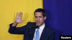 Para la primera vicepresidencia fue elegido el diputado del estado fronterizo Zulia, Juan Pablo Guanipa, uno de los 24 opositores a quienes en 2019 la oficialista Asamblea Nacional Constituyente (ANC) y el Tribunal Supremo del país le violaron su inmunidad parlamentaria.