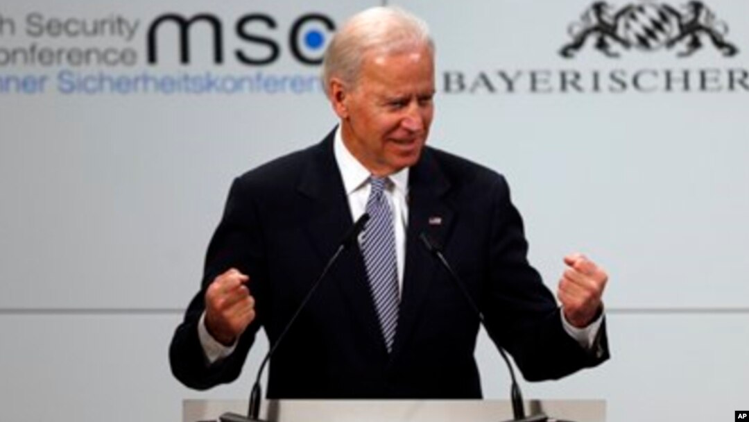 Wapres AS, Joe Biden melakukan pembicaraan via telepon dengan PM Irak Nouri al-Maliki (foto: dok). 