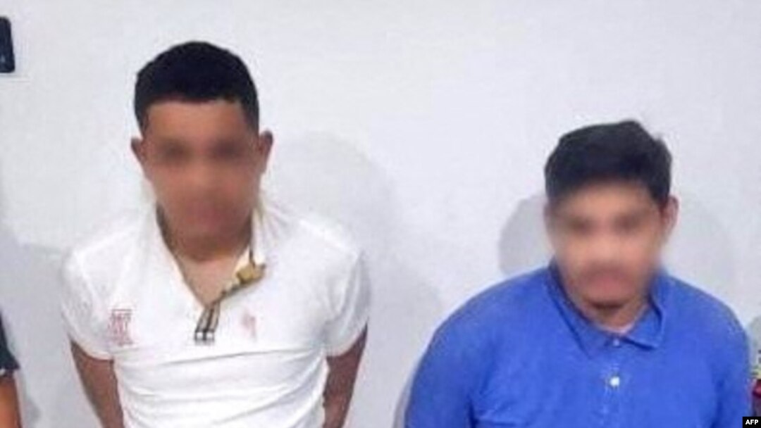 Esta foto, obtenida desde la cuenta oficial en X de el jefe de la policía ecuatoriana, general César Zapata, muestra a los dos sospechosos del asesinato del fiscal César Suárez en Guayaquil, el 18 de enero de 2024.
