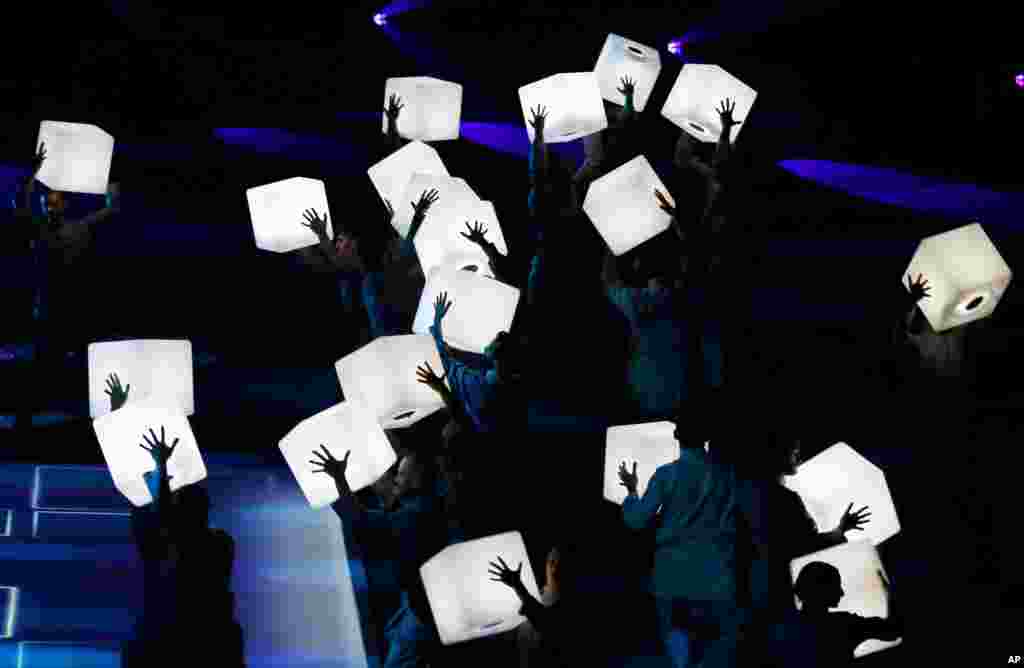 Dancers perform during a concert titled "Mettle to the Top" at the green hall theatee in Riyadh, Saudi Arabia, Sept. 21, 2019, marking Saudi 89th National Day celebrations.