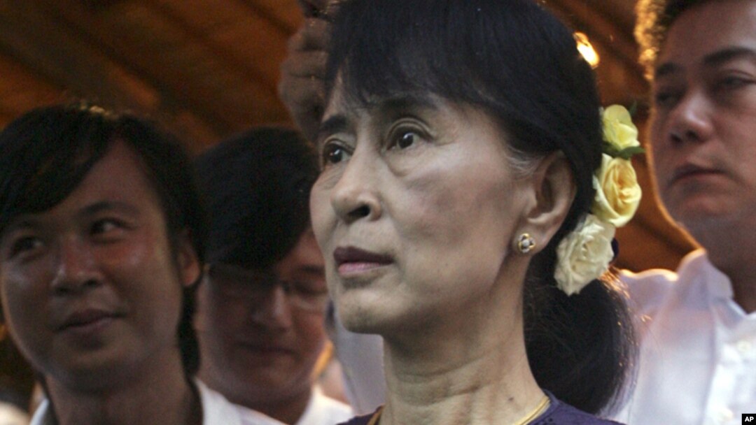 Burma's opposition leader Aung San Suu Kyi during the opening ceremony of a photo exhibition entitled "Aung San Suu Kyi, The Burmese Way to Democracy" at Institute of French in Rangoon, May 17, 2012. 