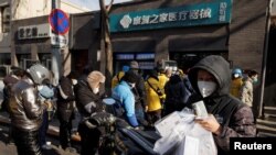中国北京街头上的防疫措施依然严厉。（路透社2022年12月7日）