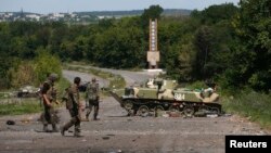 Tentara Ukraina siaga di Slovyansk, Ukraina timur (5/7). 