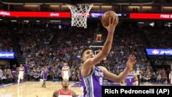 Sacramento a rebondi face aux lakers de Los Angeles