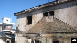 یه‌کێـک له‌و ماڵانه‌ی سه‌ر‌ دورگه‌ی یۆنپـێۆنگ که‌ له‌ تۆپـبارانه‌که‌ی هه‌فته‌ی ڕابردووی کۆریای باکور زیانی پـێـگه‌یشـتووه‌، سێشه‌ممه‌ 30 ی یازده‌ی 2010