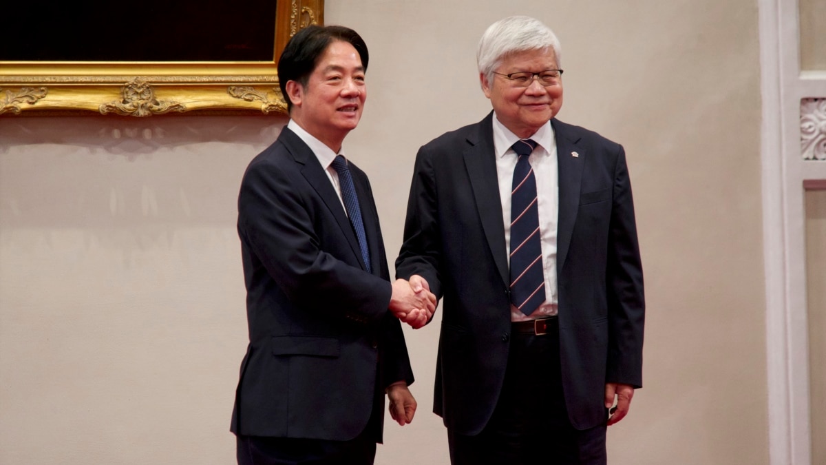 台积电千亿美元赴美投资: 魏哲家澄清因应美国客户需求“不会掏空台湾”