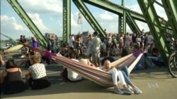 Budapest Bridge Transformed into Unique Venue for Concerts, Picnics, Exercise