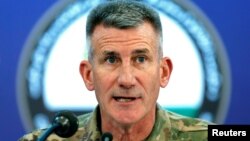 Jenderal John Nicholson, komandan pasukan AS dan misi militer Resolute Support NATO berbicara di Kabul, Afghanistan, Senin (20/11).