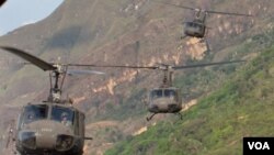 Kelompok Revolutionary Armed Forces of Colombia (FARC) telah melancarkan serangan gerilya terhadap pemerintah Kolombia sejak 1964.