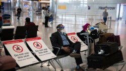 Aerodrom Hitrou u Londonu. Britanija je dodala Bahame, Belgiju i Andoru spisku zemalja čiji putnici moraju da provedu 14 dana u karantinu nakon što slete u Britaniju.