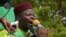 L'ancien président du Niger, Mahamane Ousmane, s'exprime lors d'une marche à Niamey le 15 juin 2014.