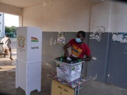 There are 17 million registered voters in Ghana this election, Dec. 7, 2020. (Stacey Knott/VOA)