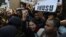 印度居民示威，抗议据说出租车司机强奸一名女乘客的事件