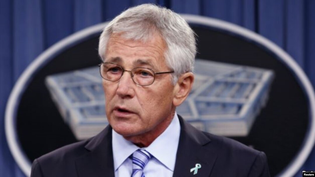 Menhan AS Chuck Hagel membela perjanjian pertukaran tawanan dengan Taliban, karena khawatir dengan keselamatan Sersan Bowe Bergdahl (1/6).