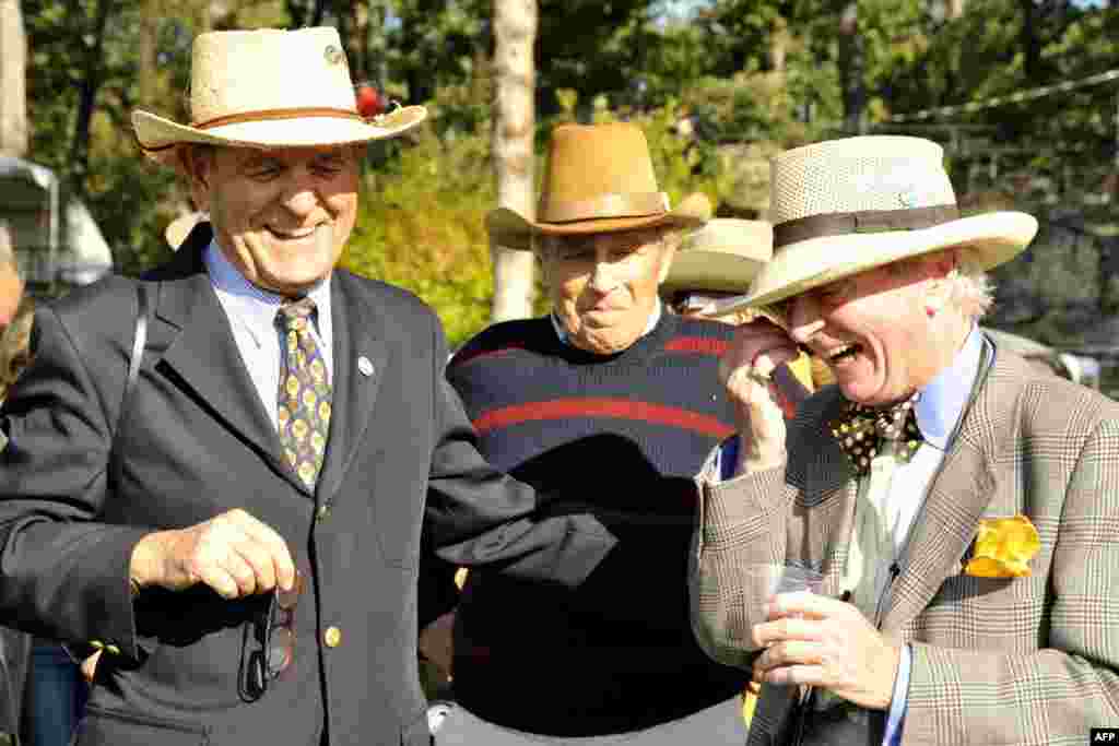 Дело – в шляпках. И не только…