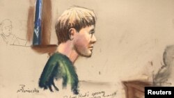 Gambar sketsa Dylann Roof, yang menghadapi hukuman mati karena pembunuhan sembilan orang di gereja kulit hitam di South Carolina, dalam sidang (4/1).