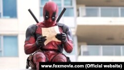 Tokoh 'Deadpool' yang diangkat dari komik fiksi produksi 'Marvel Comics'.