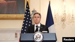 美國國務卿布林肯在華盛頓的國務院總部與法國外長科隆納聯合舉行記者會。(2022年10月21日)