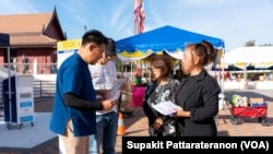 Thai American Early voting in Los Angeles California