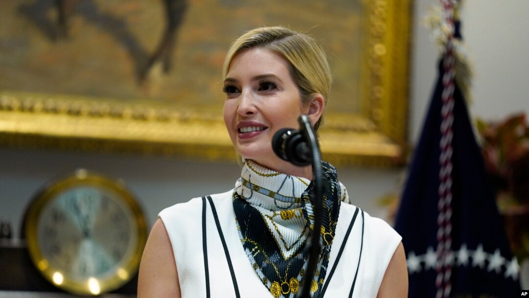 Ivanka Trump, putri Presiden Donald Trump, berbicara dalam sebuah acara mengenai rantai pasokan makanan dan pandemi corona, di Ruang Roosevelt Gedung Putih, Selasa, 19 Mei 2020, di Washington. (Foto: AP / Evan Vucci)