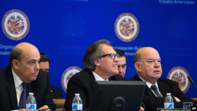 El exministro de Relaciones Exteriores de Uruguay Luis Almagro habla después de ser elegido secretario general de la OEA, en la sede del organismo en Washington, el 18 de marzo de 2015.