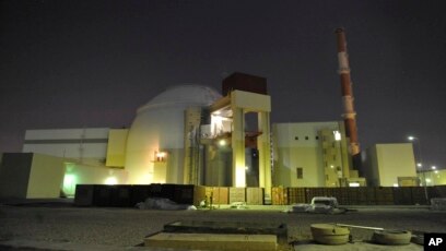 Tulki va it porno komiks HD porno: Erkak qizni bezovta qilmoqda